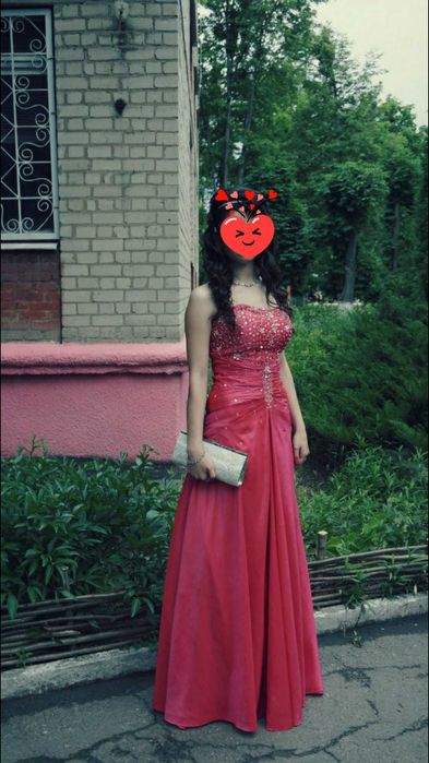 Нарядное вечернее платье