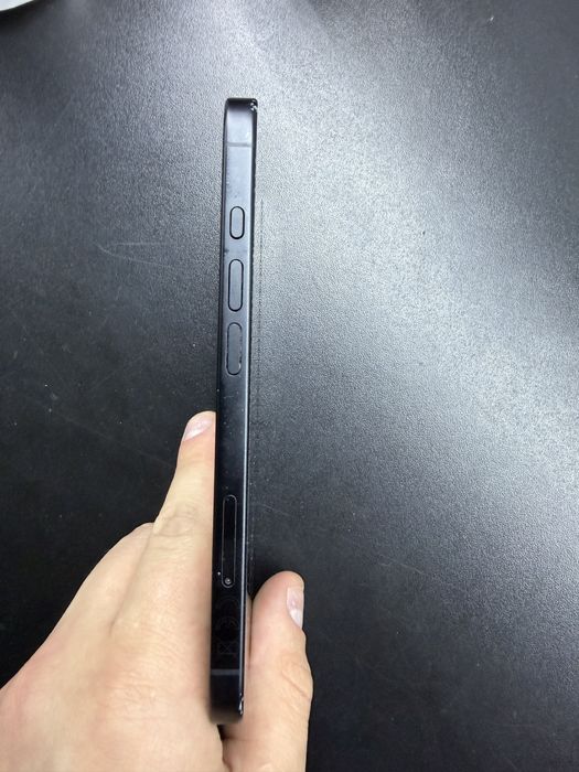 Iphone 16 black заблокований