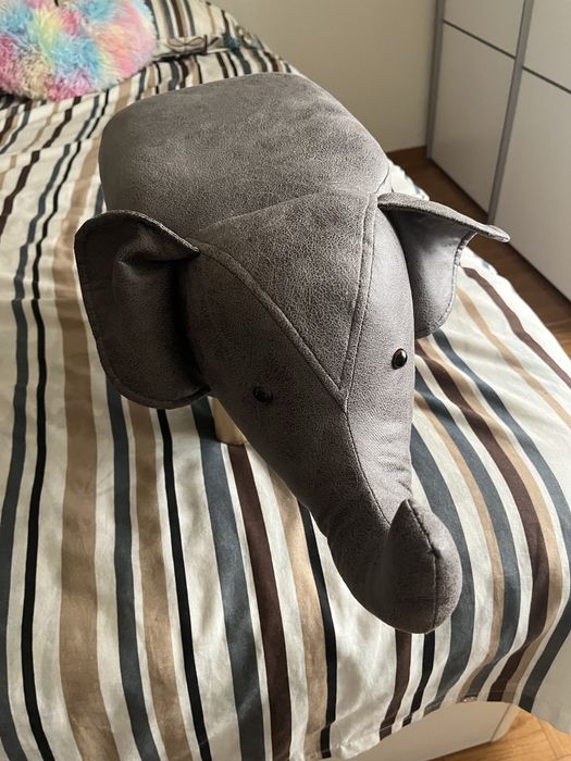 Banco elefante criança