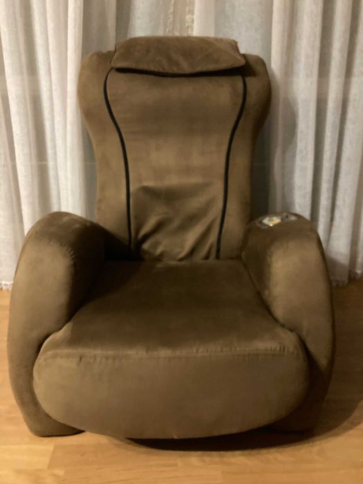 Fotel HT i-Joy 130 Human Touch masujący do domu salonu powystawowy