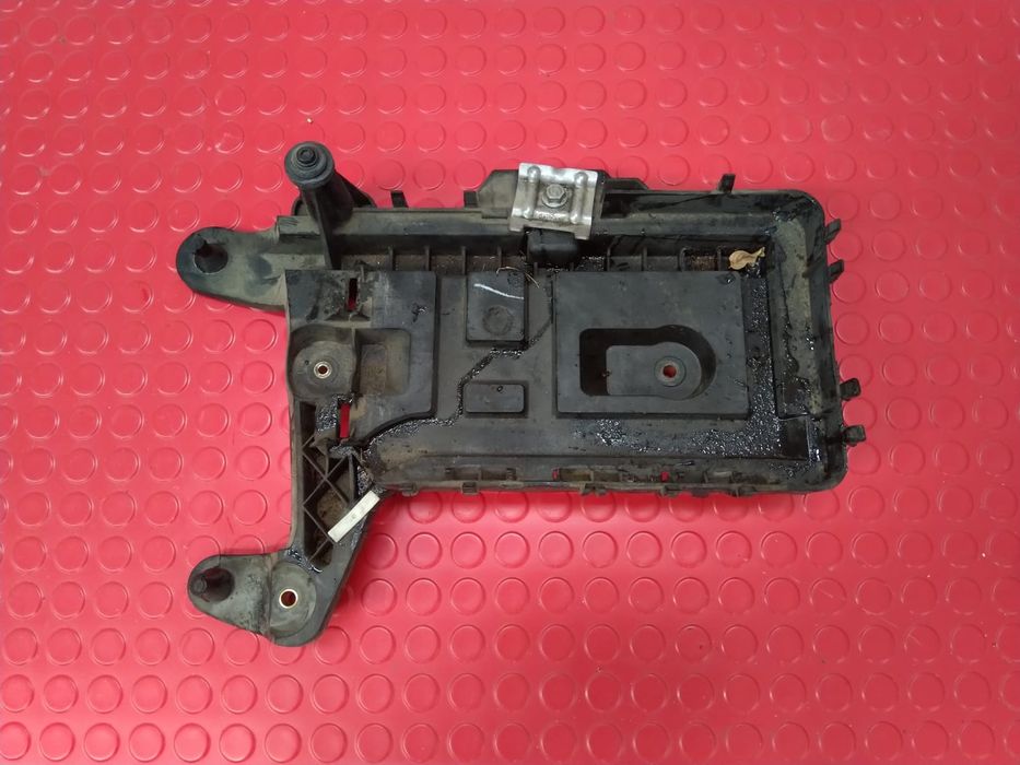 Base da Bateria 1KM915333 - VW BEETLE