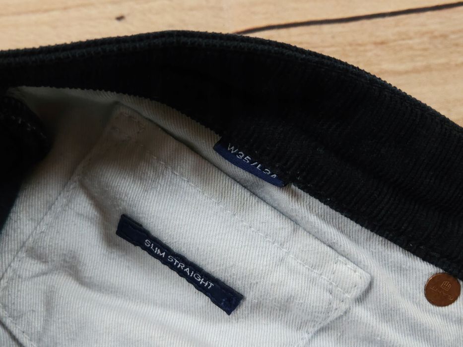 GANT Spodnie Sztruksowe Slim Straight Męskie Granatowe r. 35/34