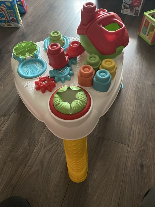 Stolik edukacyjny Clementoni
