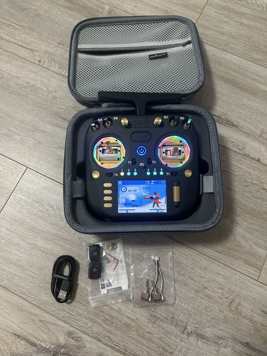 Новий Radiomaster TX15 MAX Gold