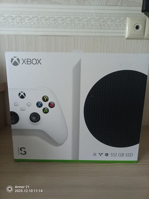 Продається ігрова консоль XBOX Series S