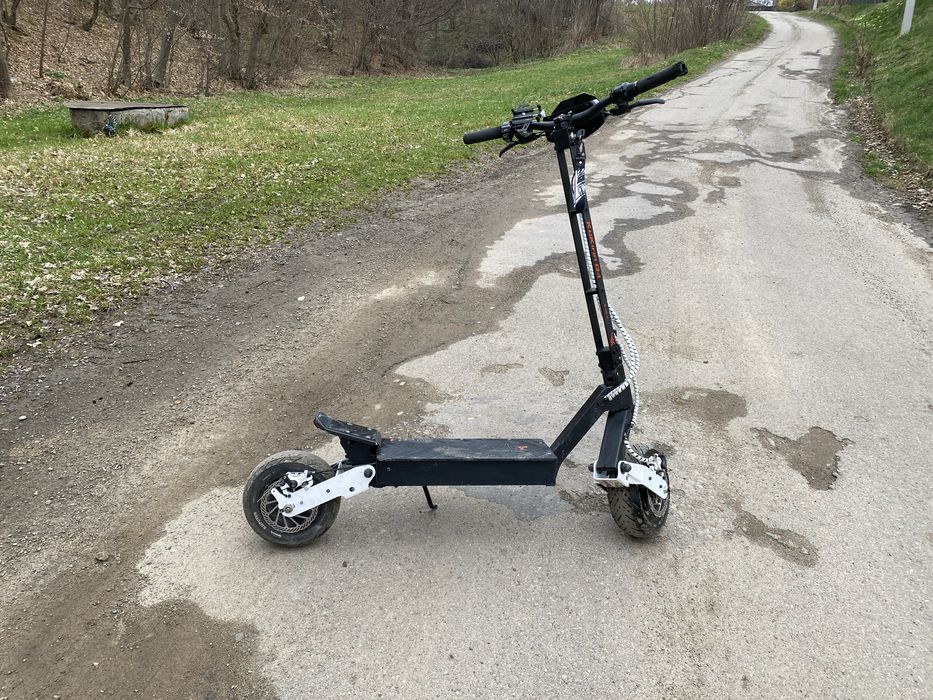 Продам електро самокат  kygoo g4
