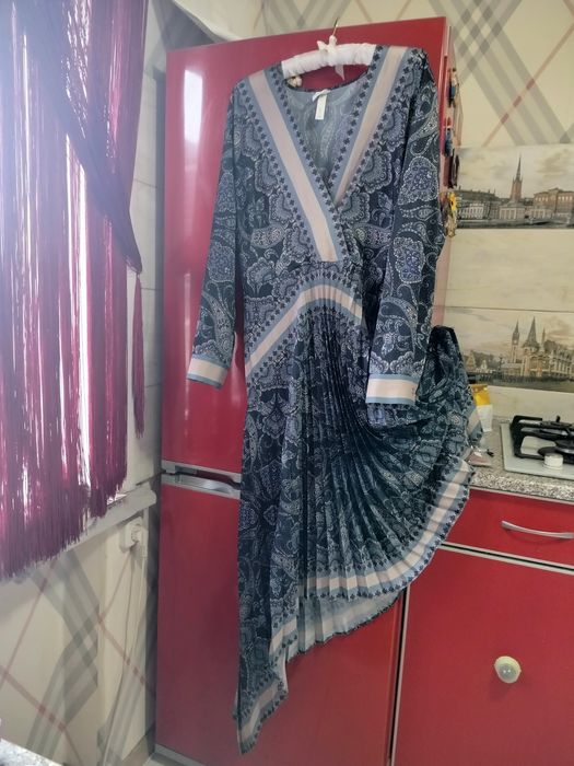 Платье нарядное.