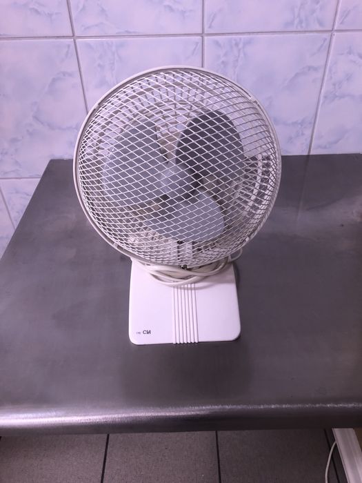Wiatrak wentylator stołowy