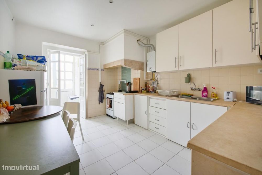 Quarto - localizado em Entrecampos Lisbon