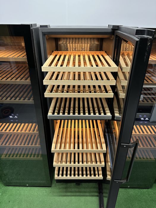 Винна шафа WITT WCF601852 Wine Cooler 2 температурні зони 193 пляшки