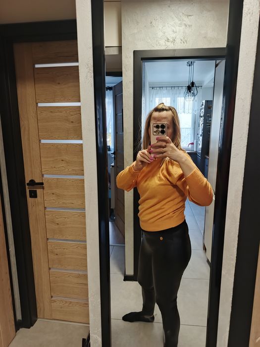 Sweter golf w kolorze musztardowym