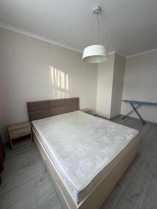 БЕЗ комісії Квартира з ремонтом на вул. Анни Ахматової 22