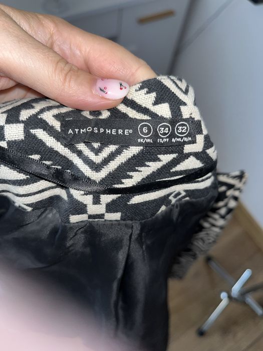 Krótki żakiet marynarka S/xs wzorzysta