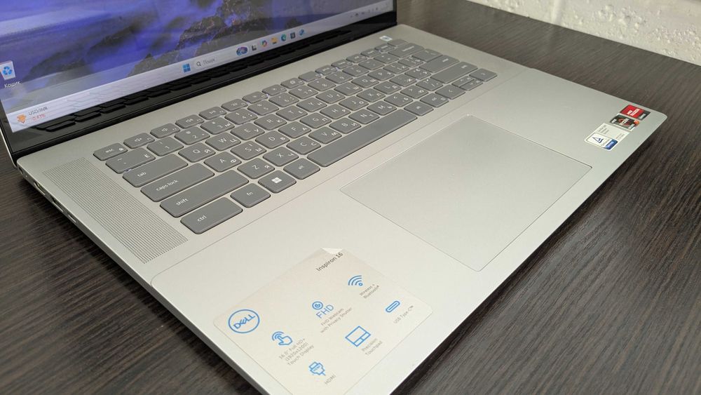 Dell Inspiron 16 5625 Touch - 16" - Ryzen 7-5825U/16gb/512gb #217
