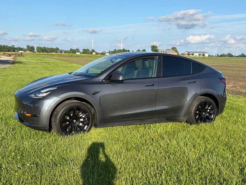 Tesla Model Y Long Range AWD (Dual Motor) 2022 рік