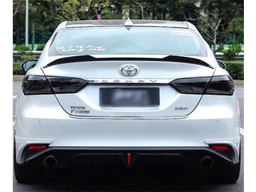 Спойлер Toyota Camry 70 накладка на багажник ляду бленда антикрыло