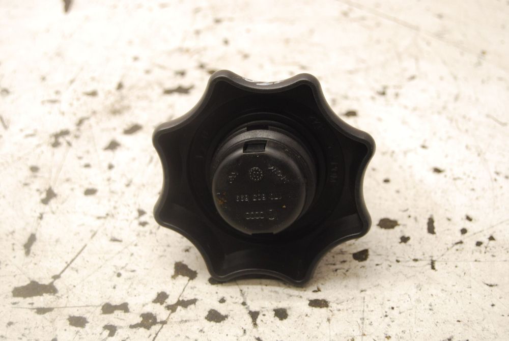 ŚRUBA MOCOWANIE KOŁA ZAPASOWEGO 1T0803899 VW TOURAN I CADDY