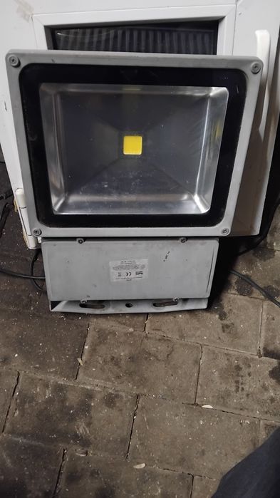 Halogen LED, Bardzo mocny.