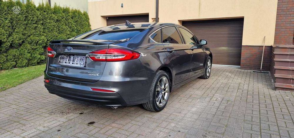 Ford Fusion 2019 гібрид