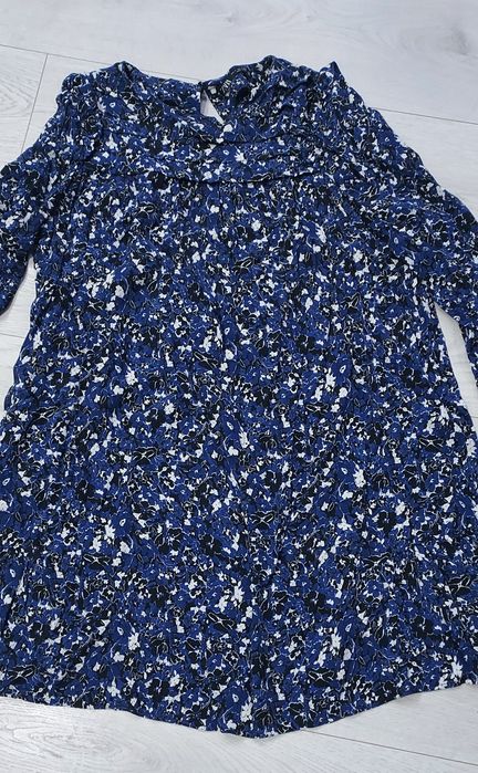 Sukienka w kwiatki, Zara