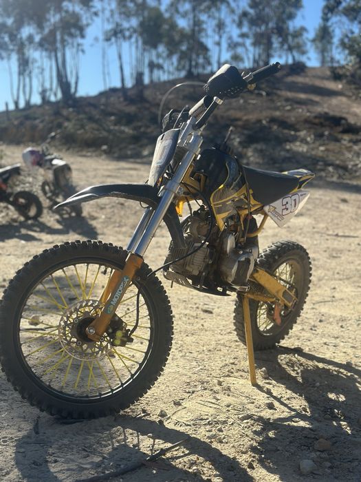 Pit Bike 110cc de Monte – Amarela/Preta 17/14
