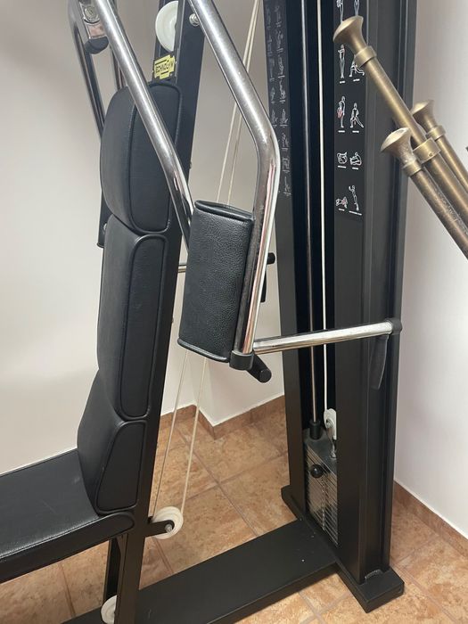 Máquina de musculação multi Gym