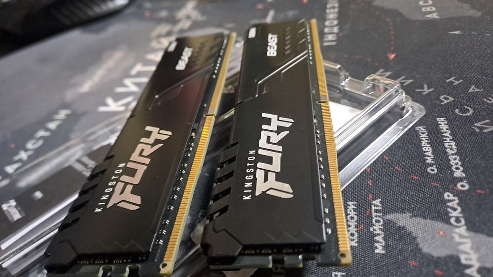 Оперативна пам'ять DDR4 16GB 3200MT KINGSTON  FURY
