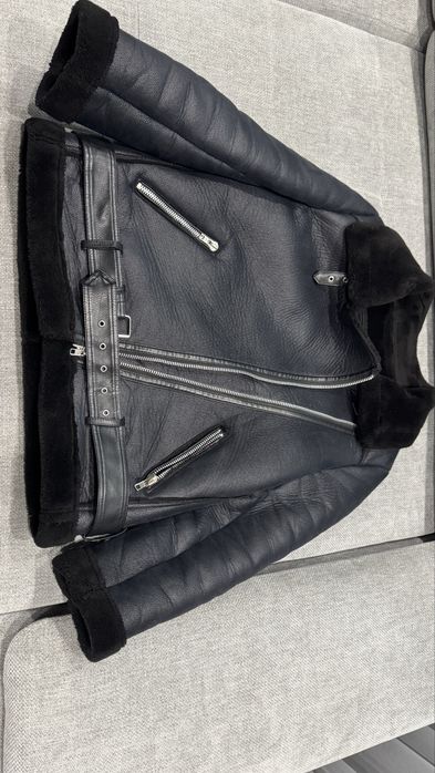 Продам жіночу зимову куртку дублянку