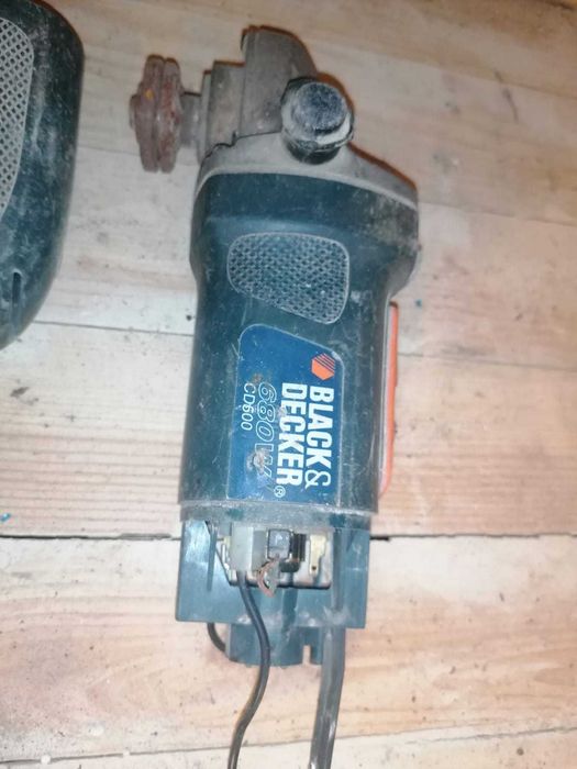 Rebarbadora Black & Decker CD500 680W (Para Peças / Reparação)