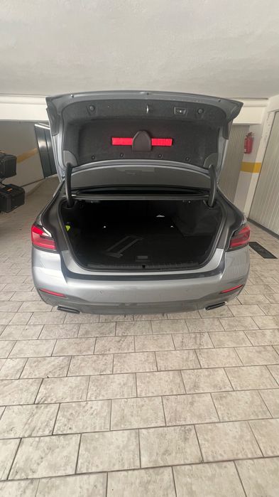 BMW 520e Pack M Híbrido Plug-in 84.000 km Fibra Carbono +Indução