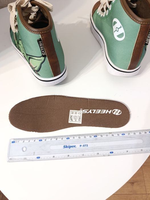 Кроссовки Heelys Star Wars Mandalorian Grogu Baby Yoda Wheeled Sneaker