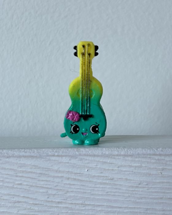 Shopkins figurka ukulele gitara Lil' Ukulele