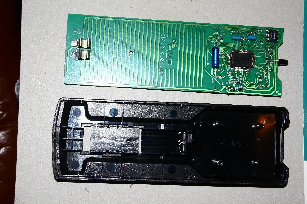 comando universal Konig D990 (para peças)