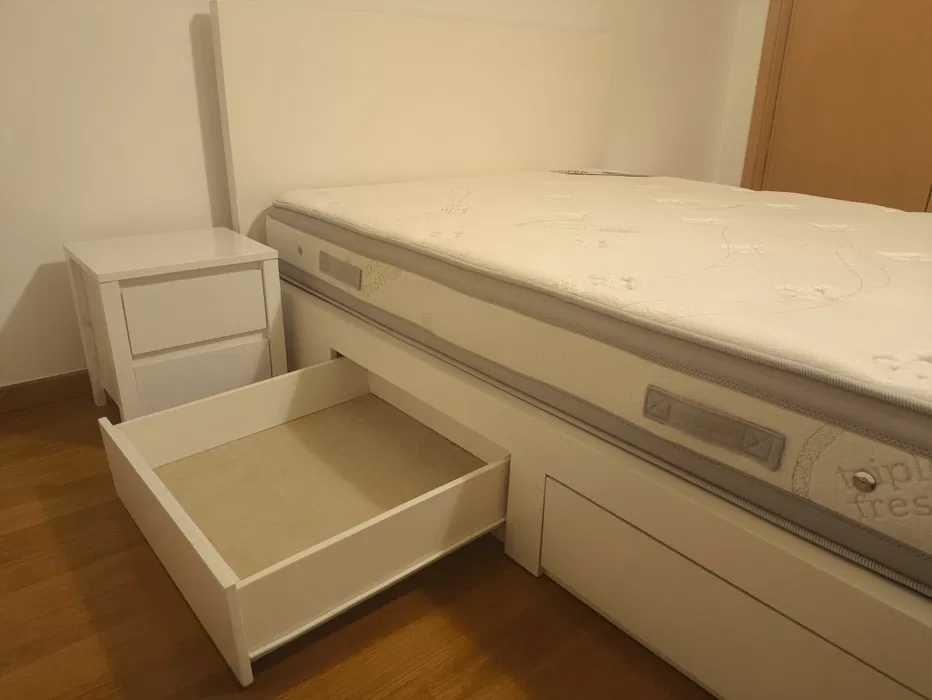 Quarto de casal em branco