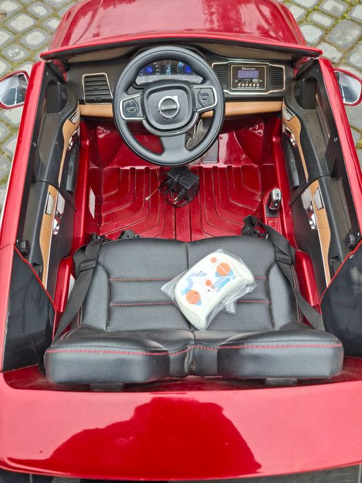 Auto na akumulator VOLVO XC90 dla dziecka