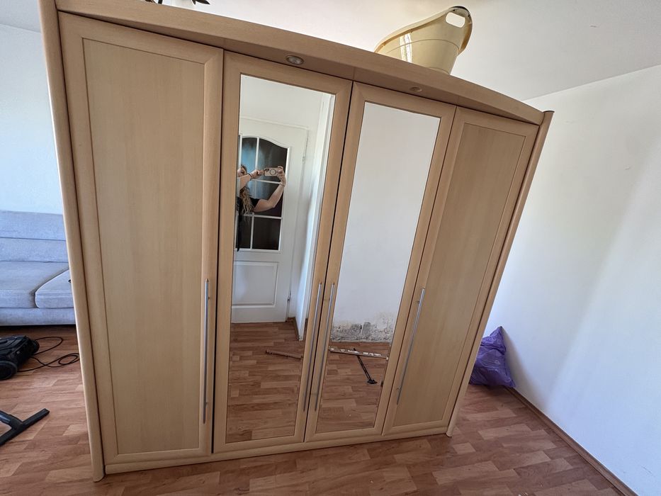 Sprzedam solidną i dużą szafę