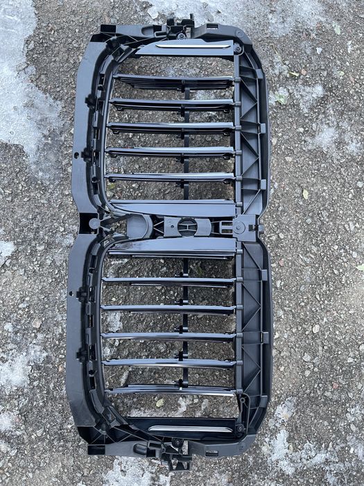 Заслонки повітряні (жалюзі ) верх BMW