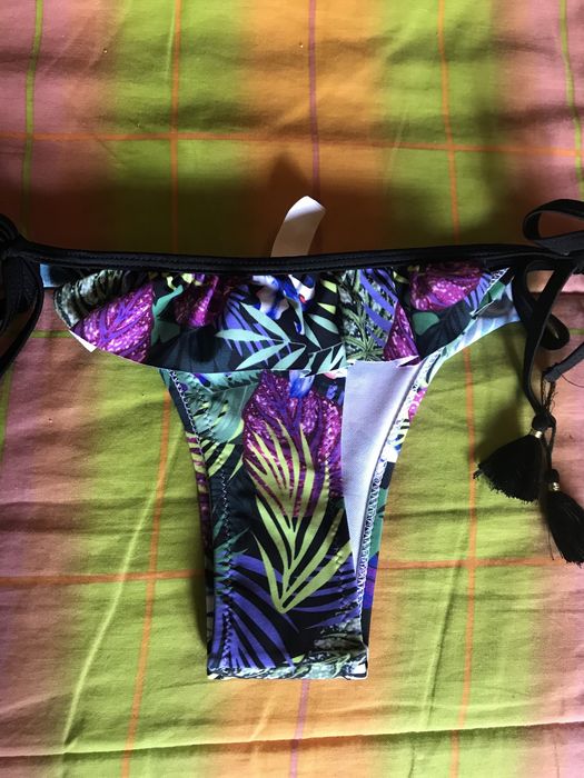 Cueca de biquini nova