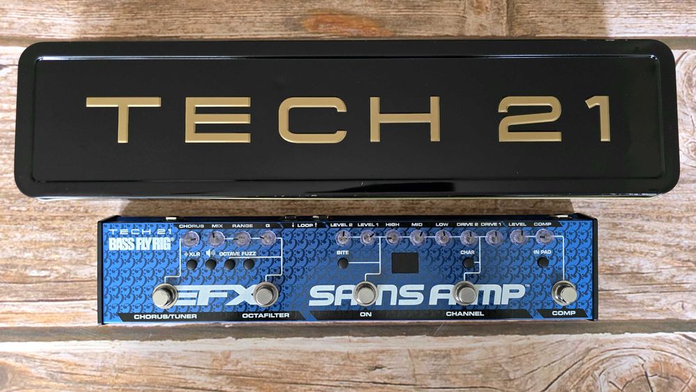 Tech 21 Sansamp Bass Fly Rig preamp drive chorus comp tuner multi FX