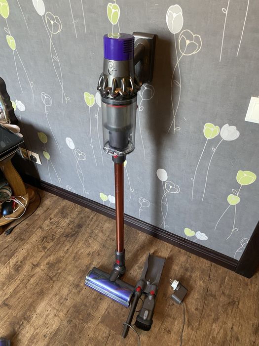 Пылесос аккумуляторный Dyson V10