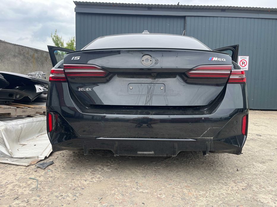 BMW i5 G60 G61 M60 M-Pack sport eDrive40 БМВ і5 м60 г60 електро Європа