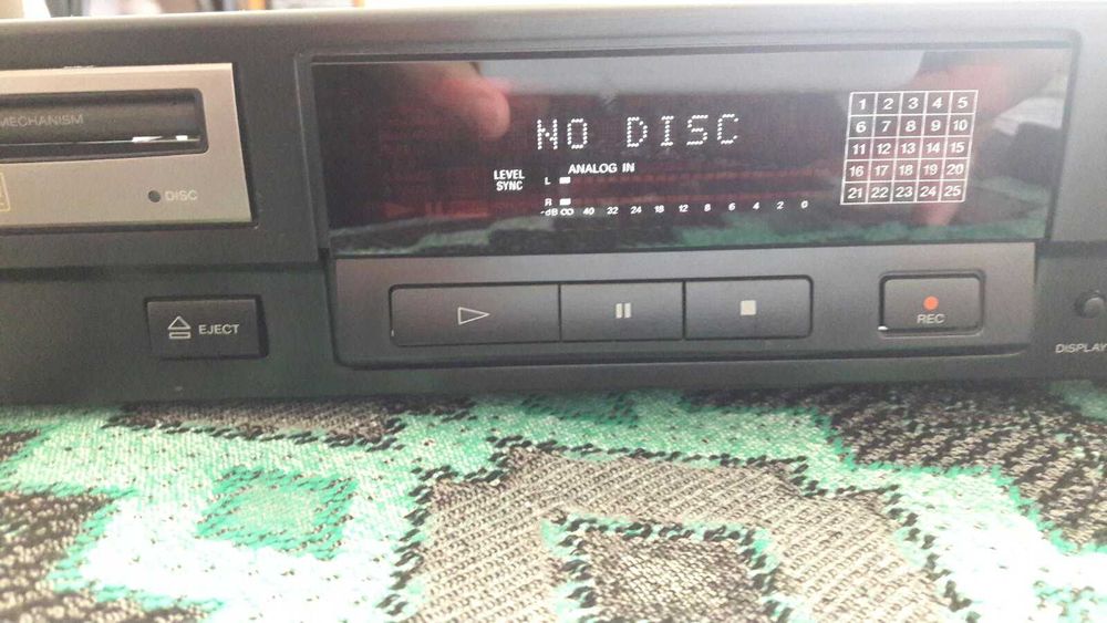 мини дисковая дека Sony-MDS 501 с пультом \коллекционное состояние!