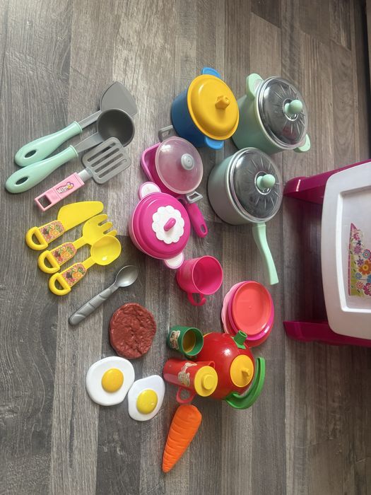 Kuchnia plastikowa dziecieca z akcesoriami