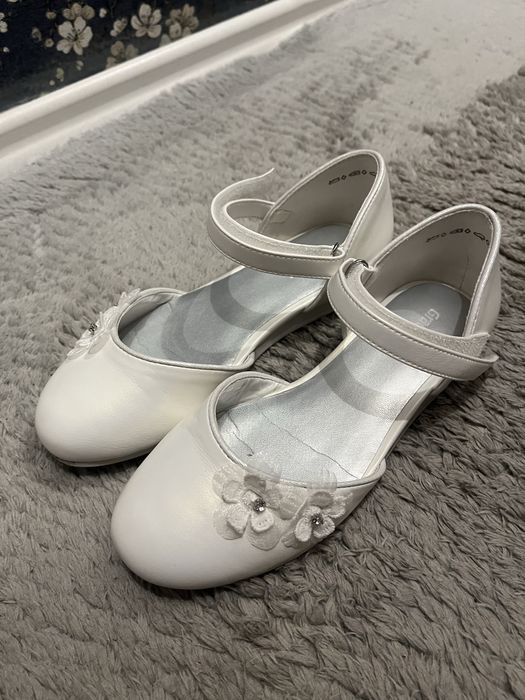 Komunia buty biale dziewczynka roz. 32 + wianek