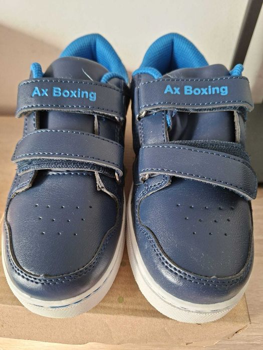 Nowe buty dla chłopczyka