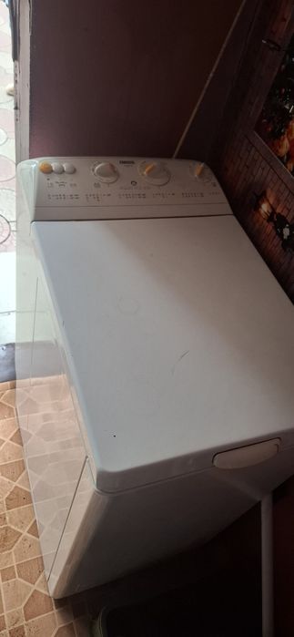 Продам вертикальную стиральную машинку