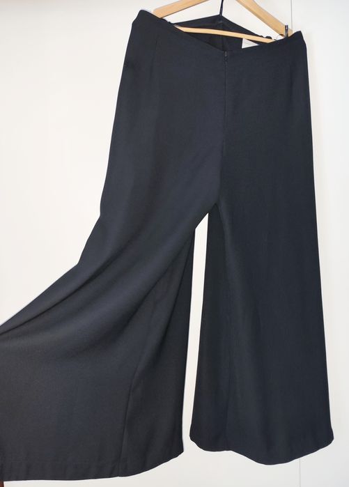 Szerokie z rozcięciami rozm 46