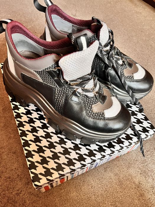 Кросівки шкіряні