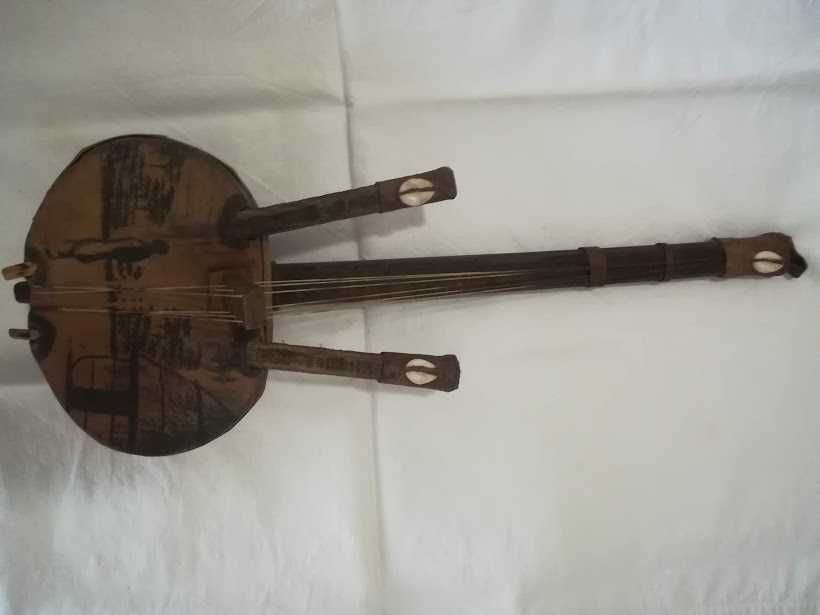instrumento de cordas decorativo