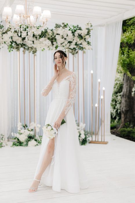 Весільня сукня.